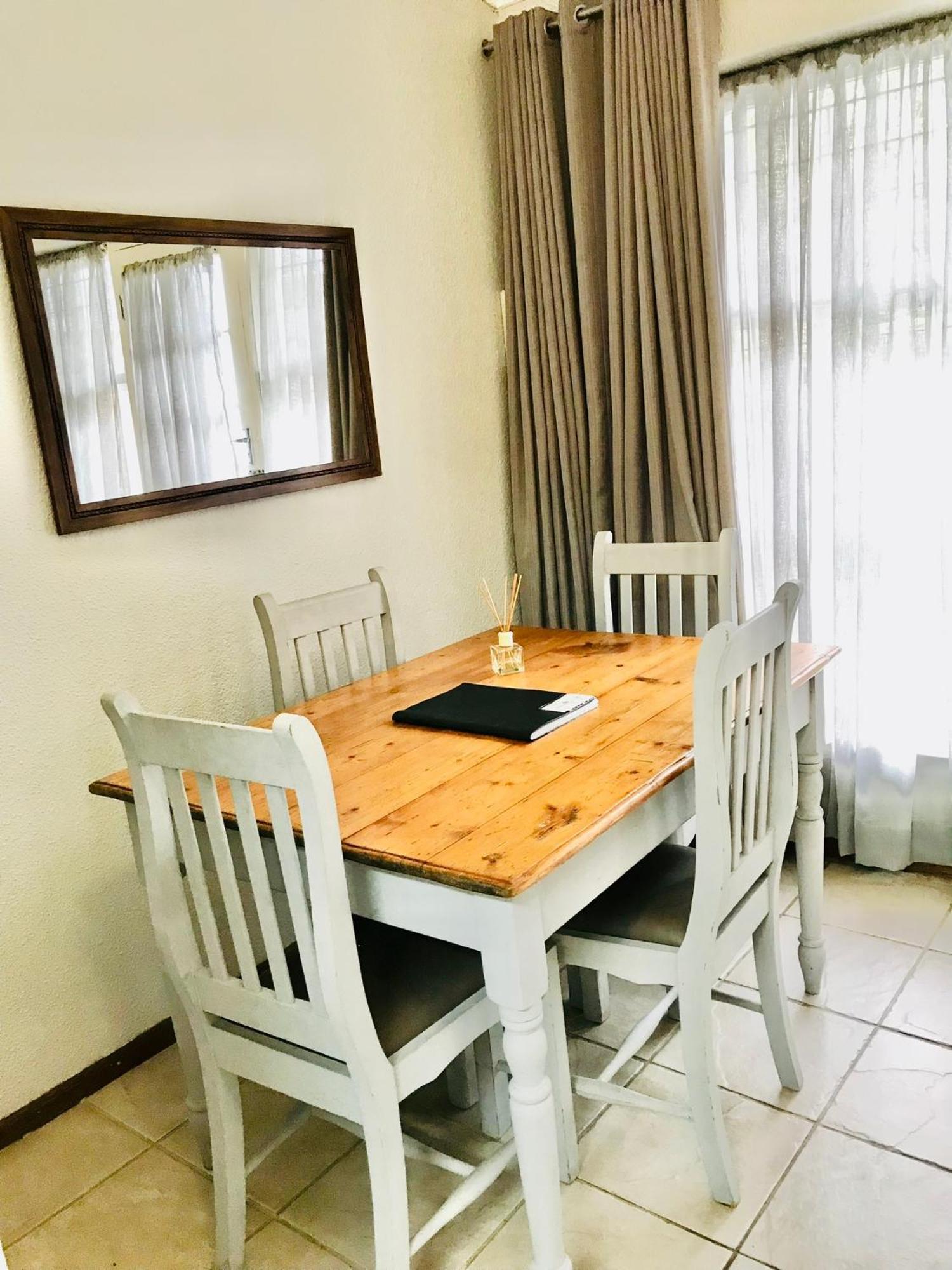 10Vdw Self Catering Apartments 杜班维尔 外观 照片